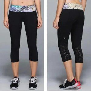 EUC LULULEMON WATERBOUND CROP, SZ 6